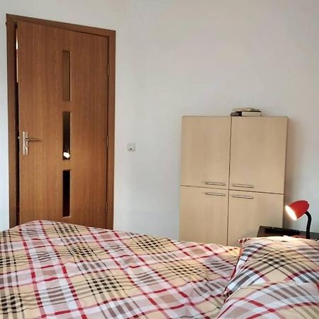 Spacious Flat, With Free Parking & Air Conditioning Floreşti Exterior foto