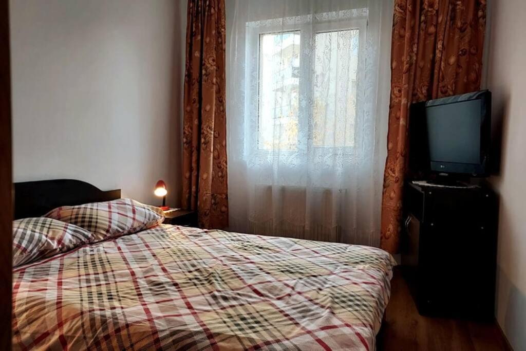 Spacious Flat, With Free Parking & Air Conditioning Floreşti Exterior foto