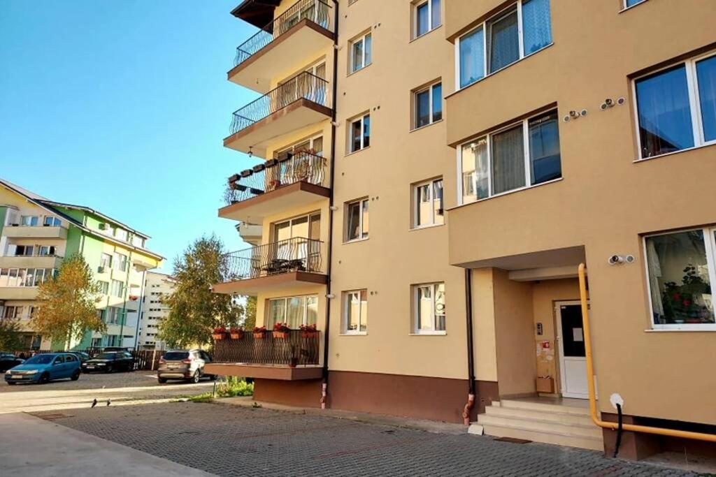 Spacious Flat, With Free Parking & Air Conditioning Floreşti Exterior foto