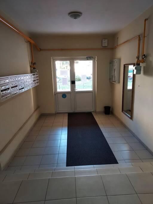 Spacious Flat, With Free Parking & Air Conditioning Floreşti Exterior foto