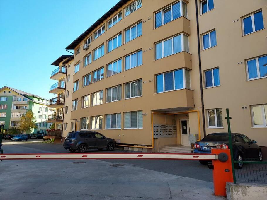 Spacious Flat, With Free Parking & Air Conditioning Floreşti Exterior foto